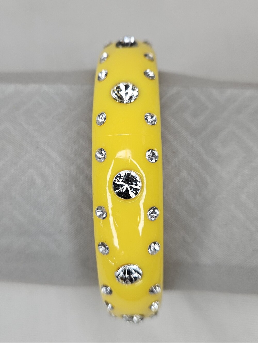 VTG Deadstock Y2K Yellow Rhinestone Bangle Bracelet Chunky Acrylic Stack 8"